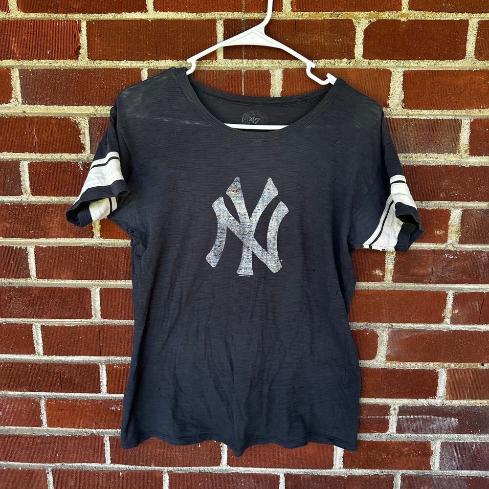 ’47 Brand New York Yankees Distressed Sequin Logo Tee Women’s L